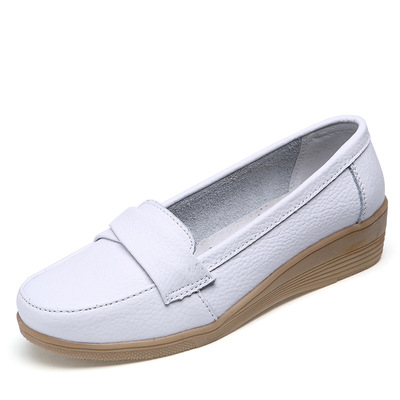 秋季真皮护士鞋小白鞋女中老年妈妈鞋坡跟休闲女式单鞋平底防滑