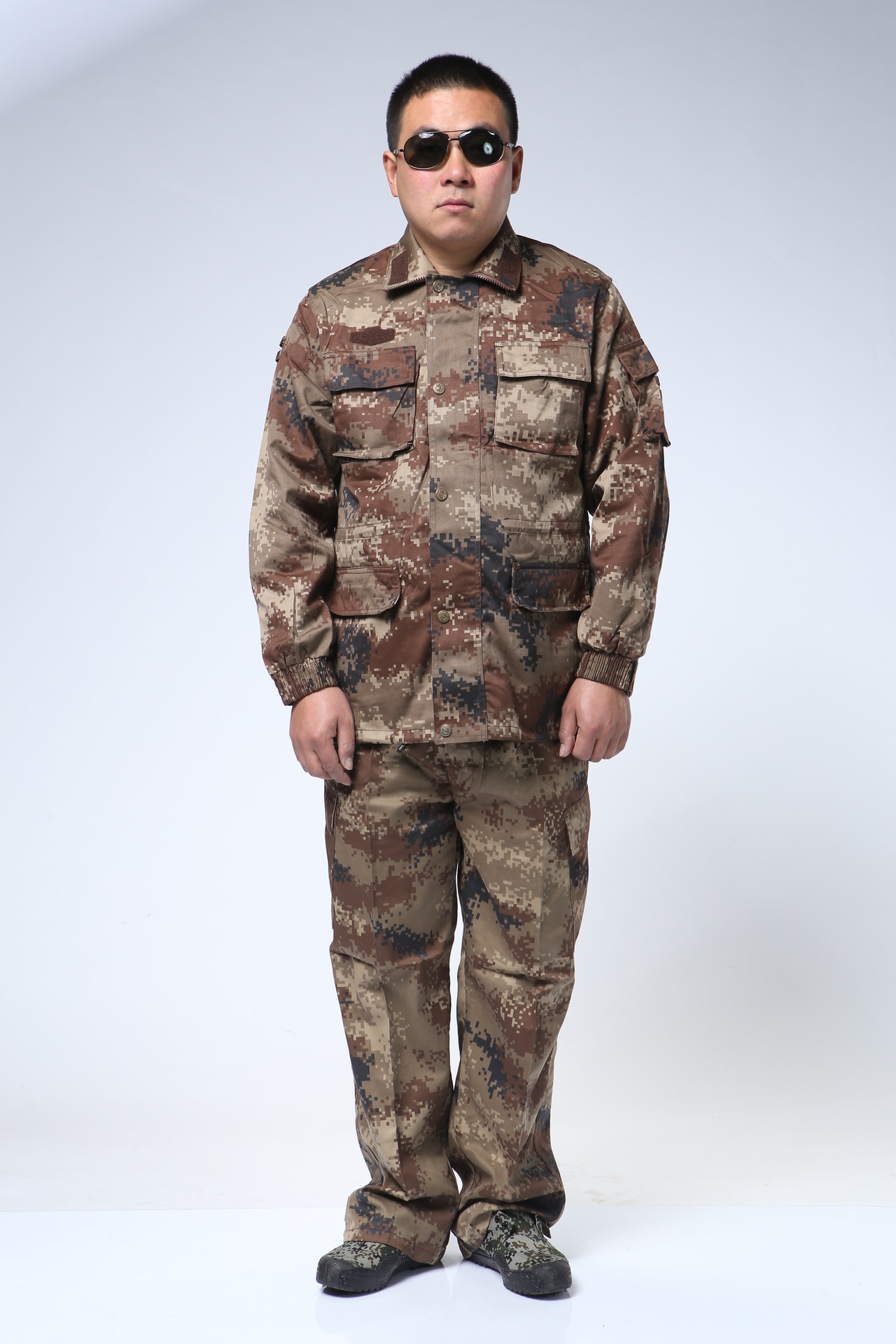 批发正品07荒漠冬迷彩作训服套装男特种兵军装加厚荒漠数码训练服