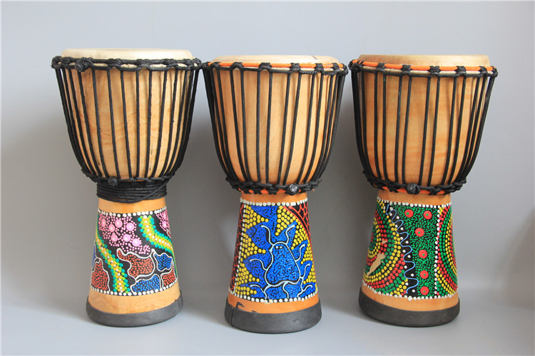 非洲鼓,是一个俗称,通常指的是来自西非的djembe(金贝鼓,坚贝鼓)鞘 