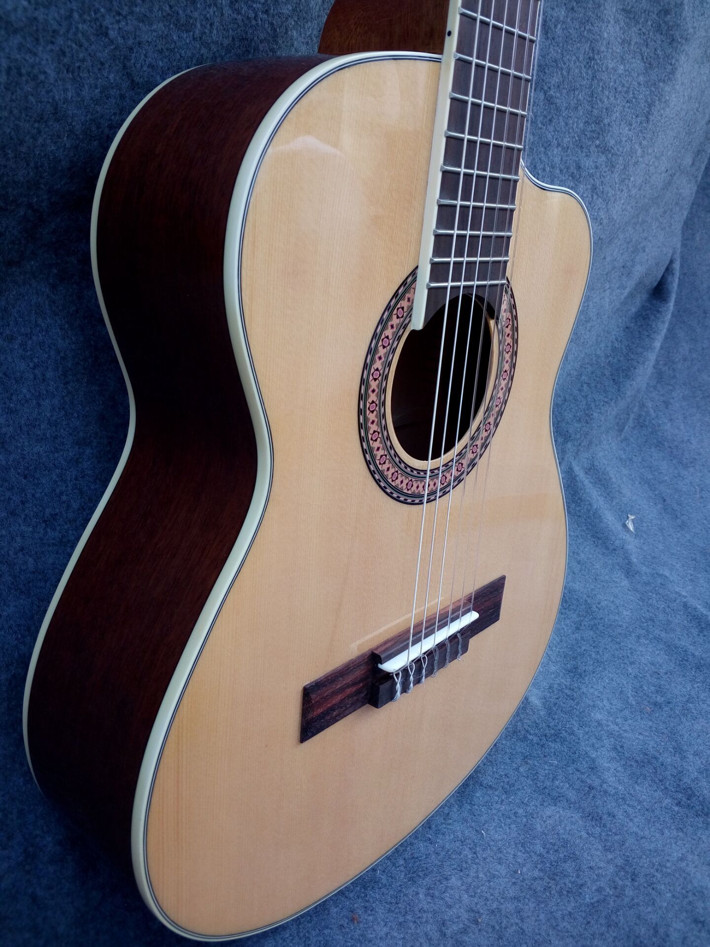 云杉沙比利 儿童入门古典吉他 .