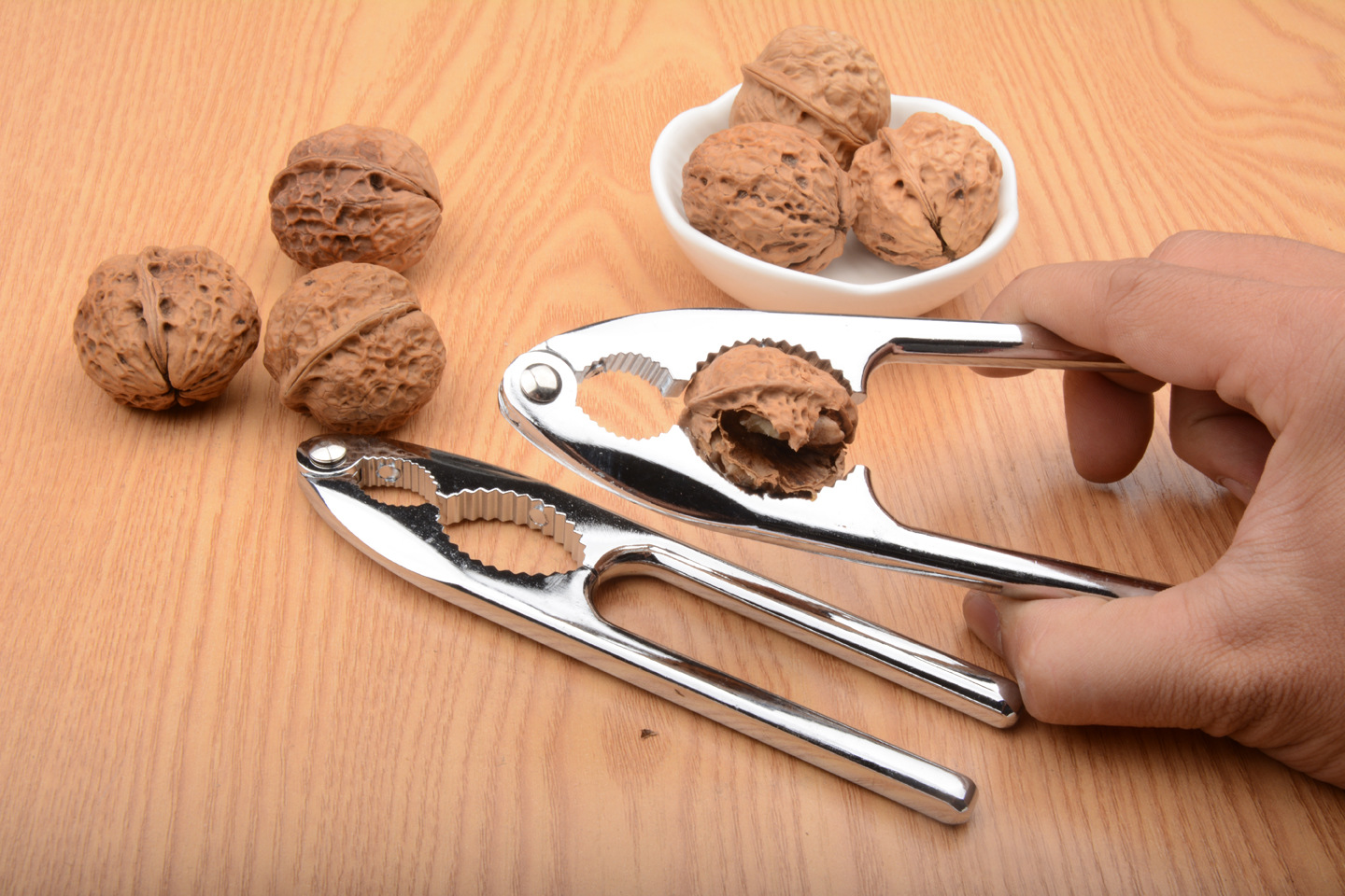 核桃夹大号锌合金多功能厨房小工具加厚塑料柄防滑蟹钳胡桃坚果夹