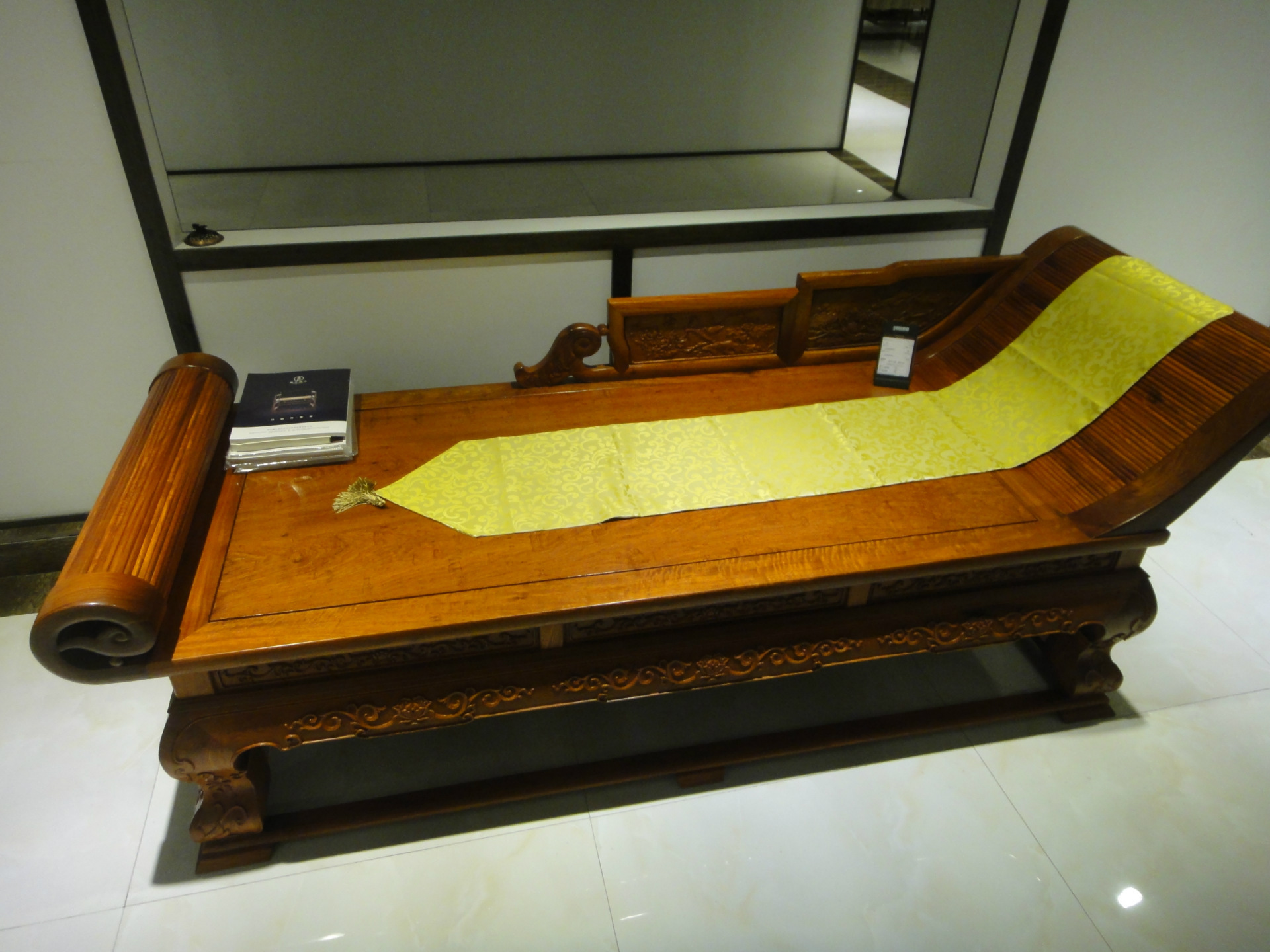 至鼎一品大果紫檀洋花贵妃榻 中式家具厂家批发直销 欢迎咨询