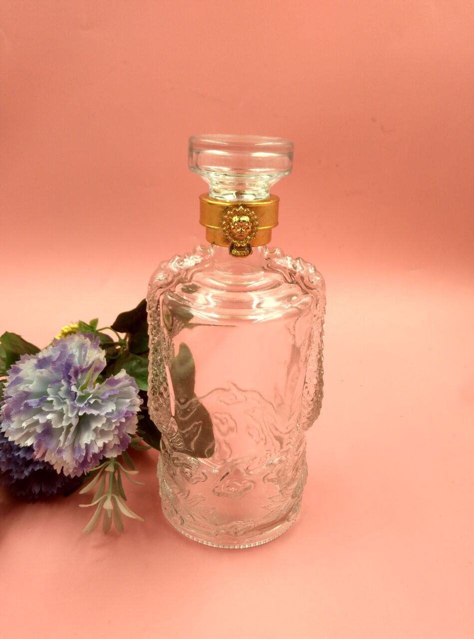 厂家批发凸雕龙形1斤装白酒瓶500ml保健酒瓶无铅玻璃密封酒瓶