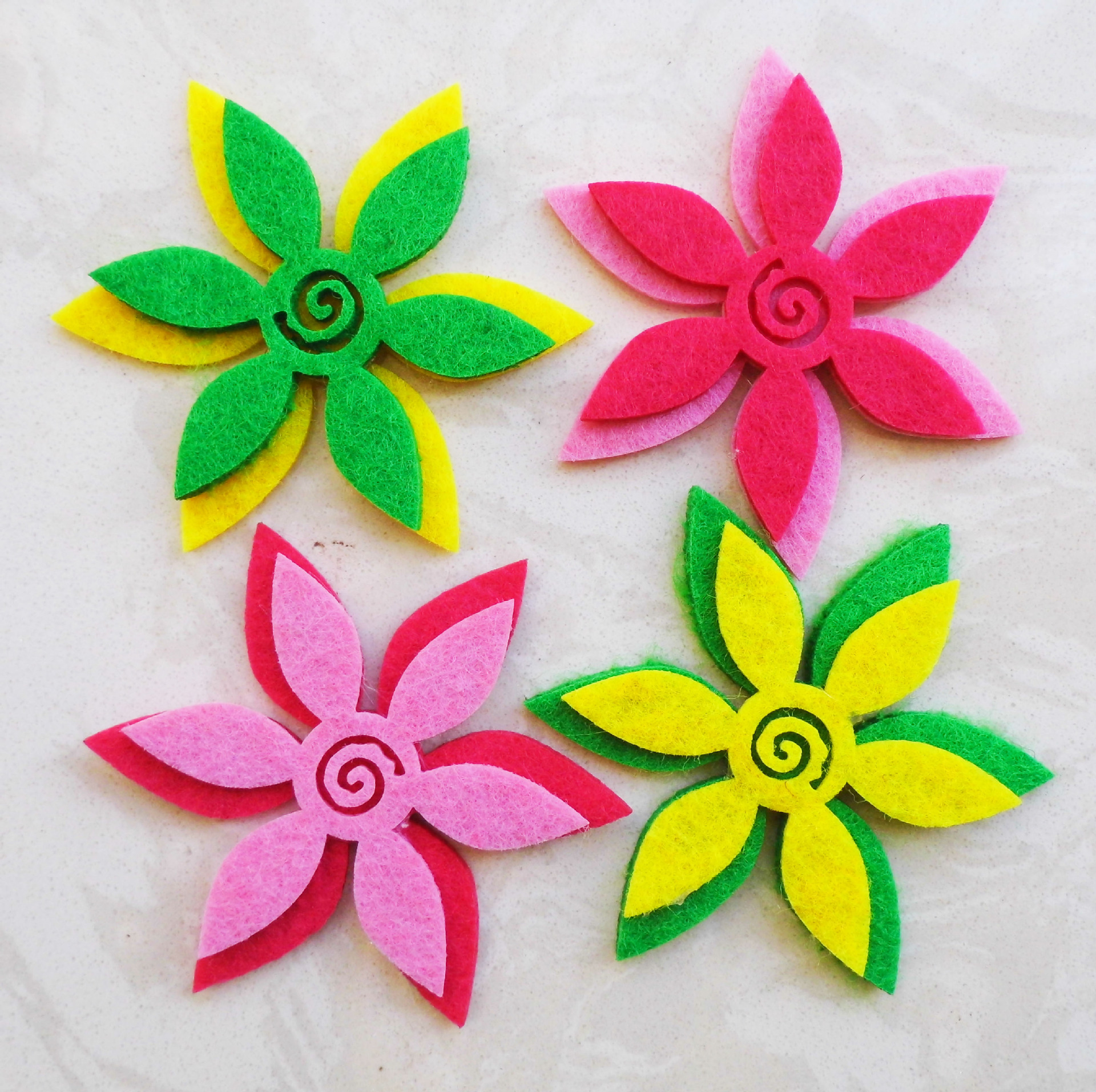 加稷工艺品2毫米无纺布搭配饰品小花贴饰配件装饰毛毡花贴饰定制