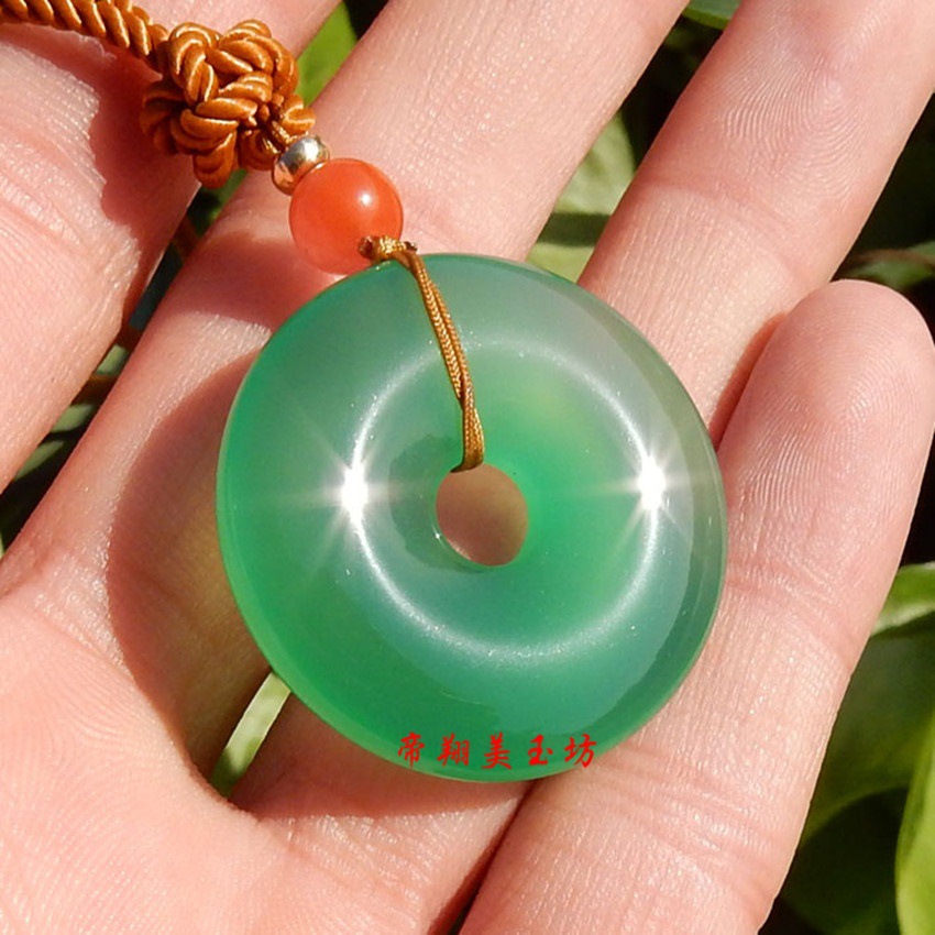 巴西冰种玉髓平安扣 玛瑙清新绿 玉髓吊坠挂件女款