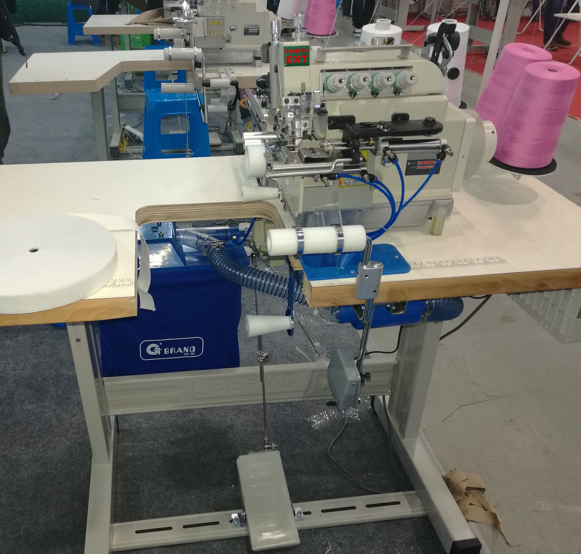 ex小嘴t恤圆领包边机 松紧带裤头机 自动侧送料上腰机厂家直销