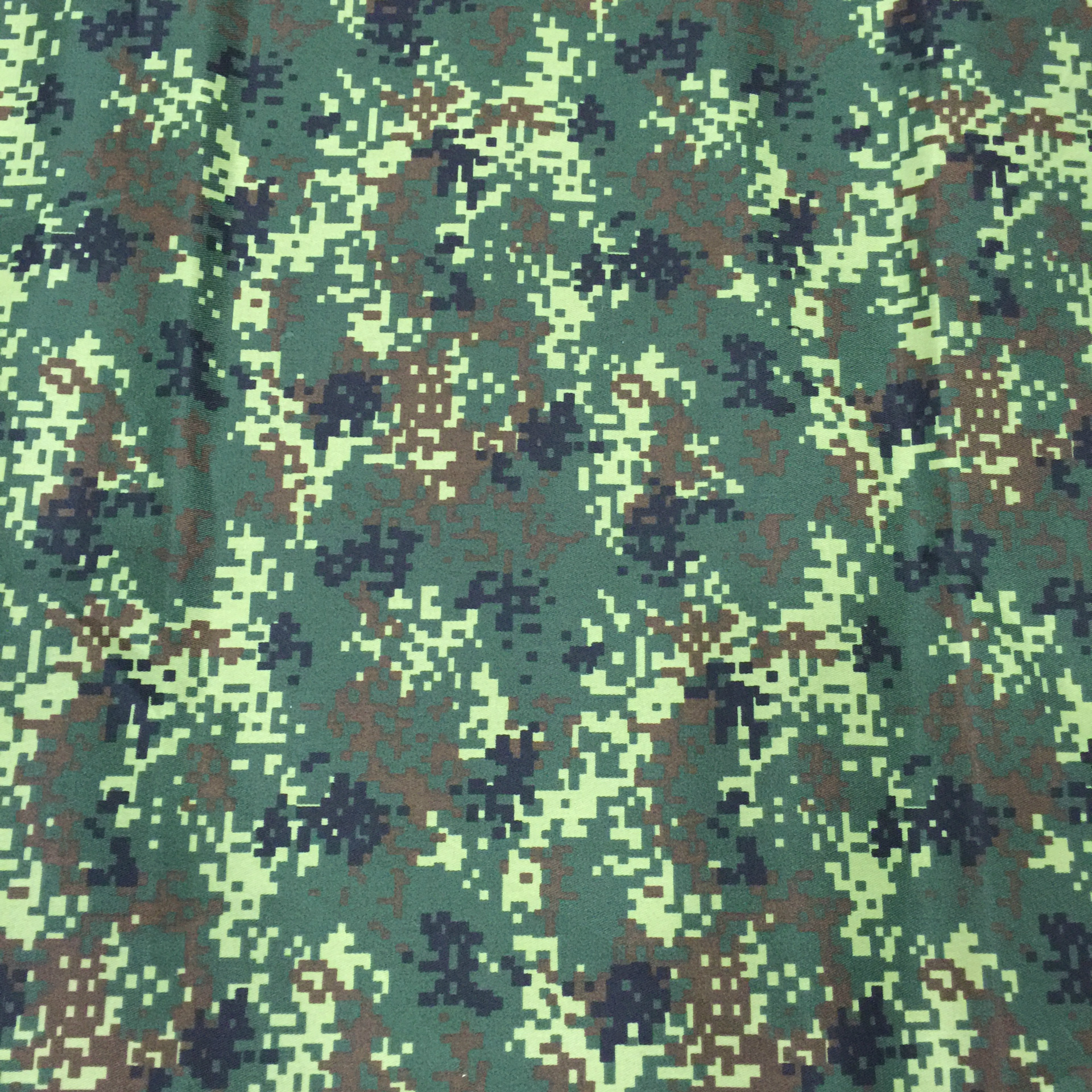 马赛克迷彩布料鞋材帽子服装用布2016款新花型现货供应