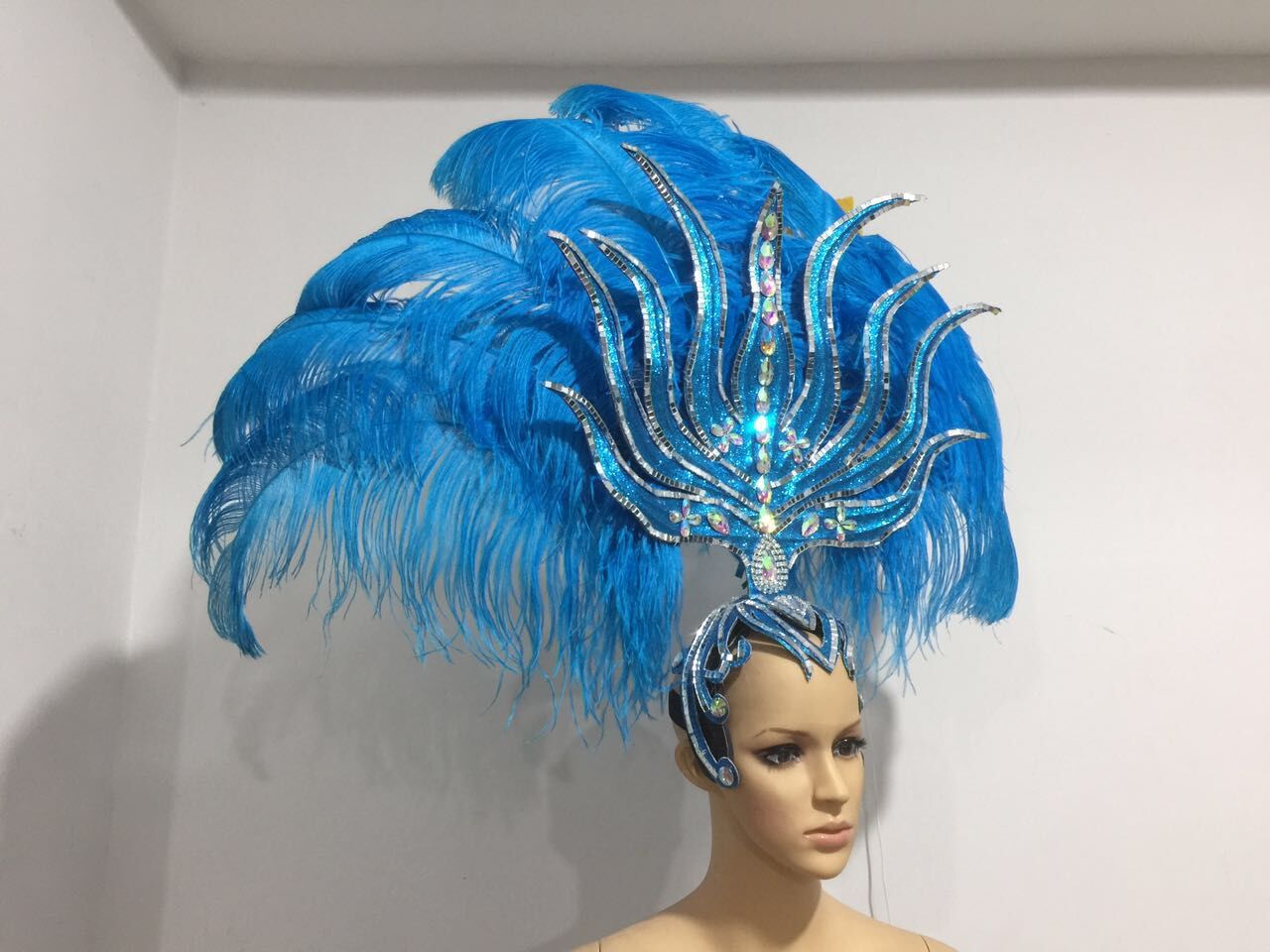 羽毛开场舞队舞台演出服饰 桑巴舞蹈服装 套装 鸵鸟毛背板 头饰