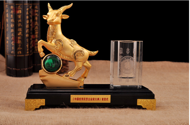 2017小金羊山羊绵羊k9水晶奖杯奖品金羊送喜奖杯