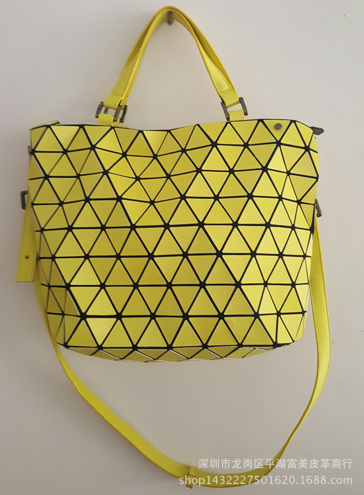 现货几何菱格折叠三角片拼接pu男女手提大包公文包