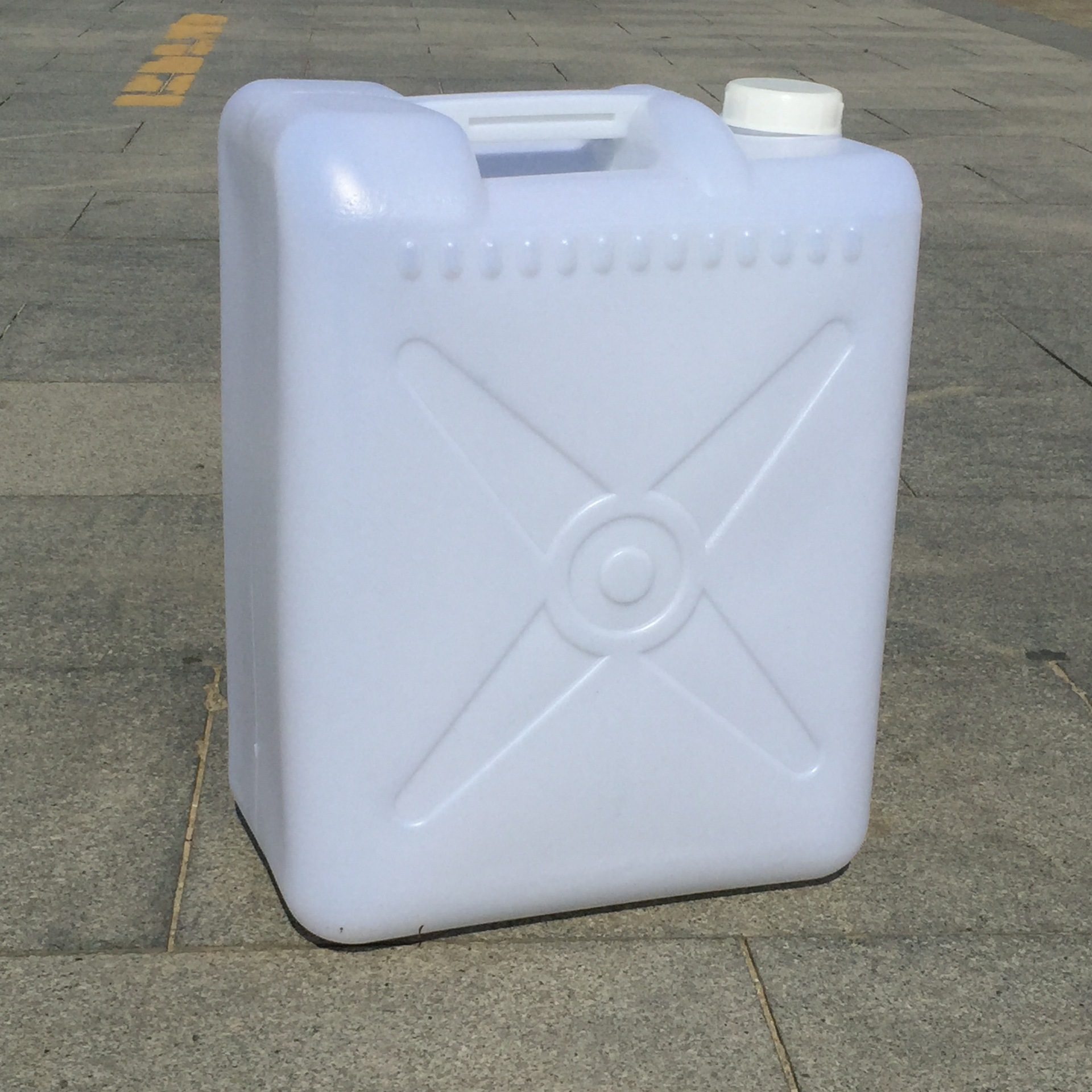 厂家批发 25l单口 白色优质pe塑料 油壶 无字型大号-阿里巴巴