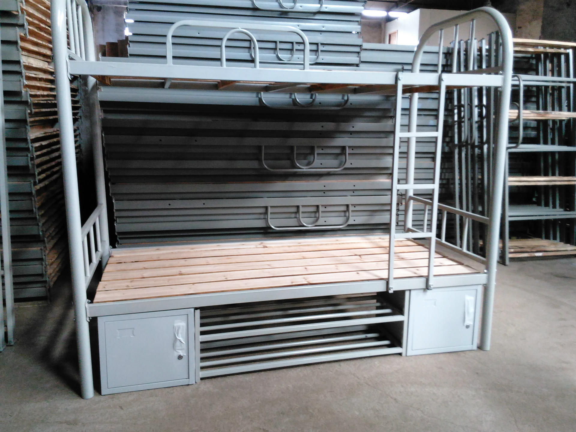 大学生上下铺铁床宿舍床高低床 带柜子组合员工公寓床厂家定制