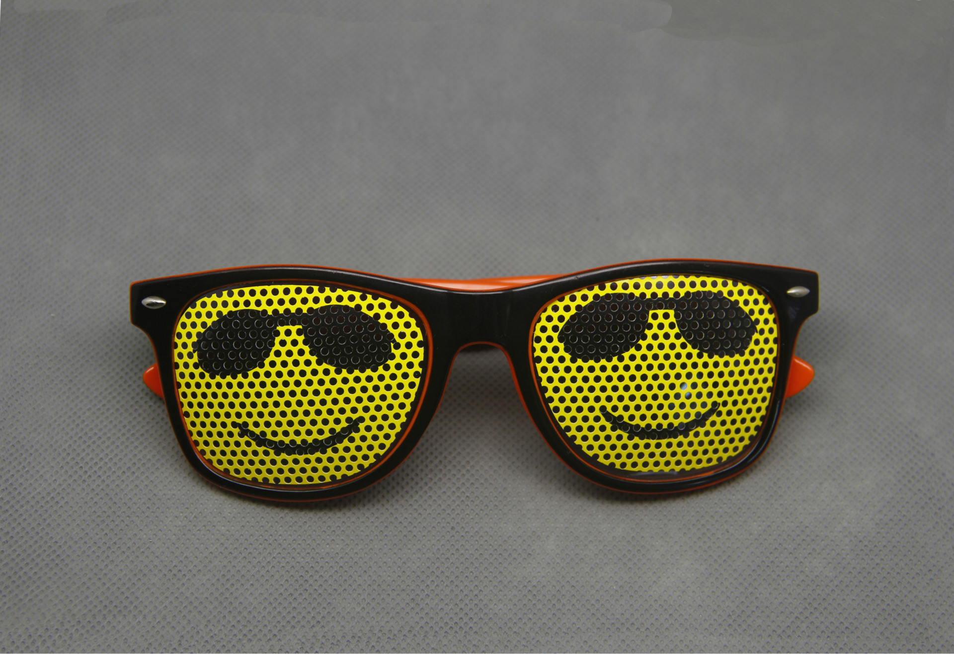 促销礼品太阳眼镜 针孔贴纸眼镜 抗疲劳 防散光眼镜