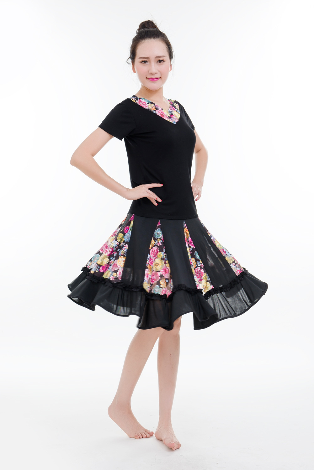 广场舞服装套装 新款夏季短袖 碎花裙表演拉丁舞蹈服表演套装女