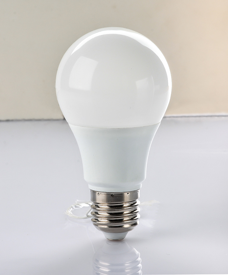 led塑包铝球泡灯a60a70 led节能灯泡 100lm/w高档球泡灯批发