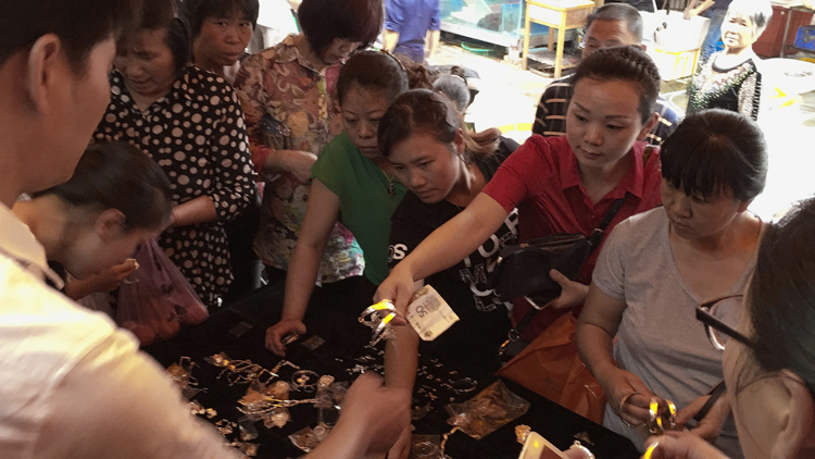 跑江湖地摊产品批发 铺里银饰 银项链 银手镯 银戒指 手链女