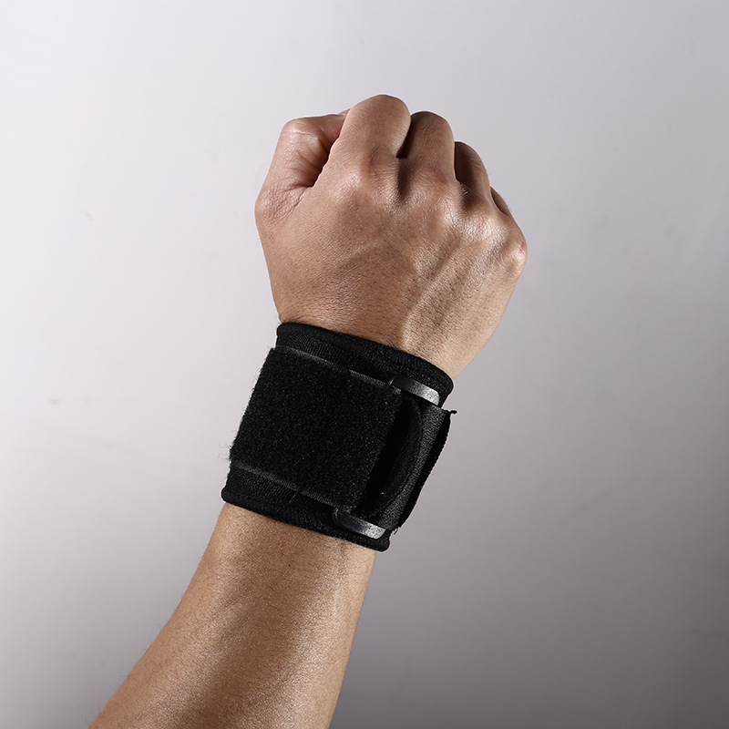 跨境加压护腕力量举重健身训练单杠护手缠绕户外篮球运动护具批发