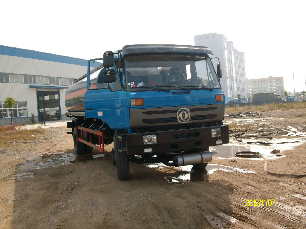 东风153化工液体运输车,厂家直销全国联保