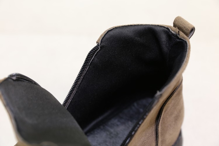 超细纤维绒面磨砂皮学院风女单鞋平底短筒马丁靴