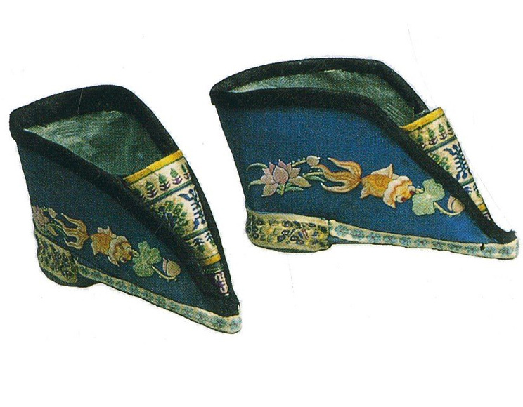 古代中国"削足适履"的习俗是世界鞋史的一大奇观.