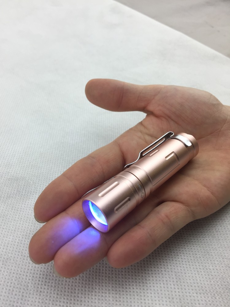 新款正品14500荧光剂检测灯笔365nm紫光手电筒验钞多功能玉石鉴定