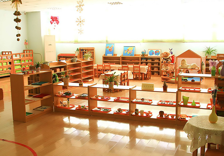 蒙特梭利教具彩色圆圈和彩色销子彩虹钉板蛇形套环弯曲与分类