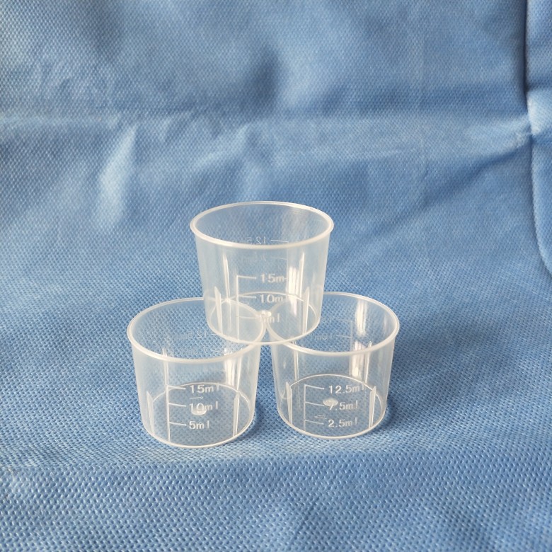 15ml小量杯 采用优质pp材质,刻度清晰,透明度高,5毫升一个刻度 高2.