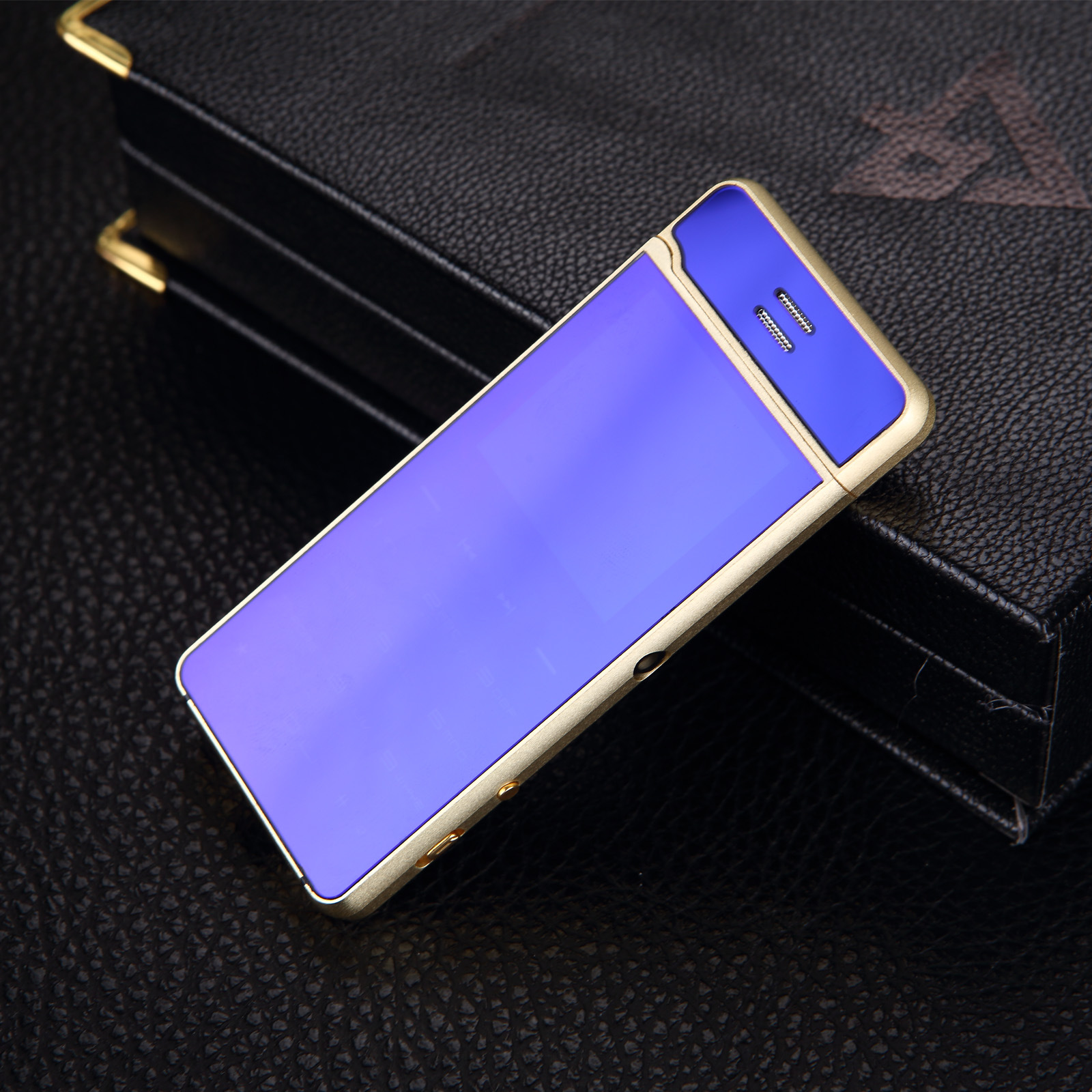 工厂直销时尚大气打火机手机小牛皮迷你打火机手机男人高端礼品礼物