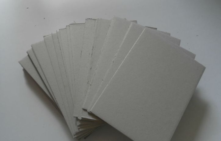 高克重单白双白950g标规灰板纸酒盒灰板纸玩具盒灰板纸