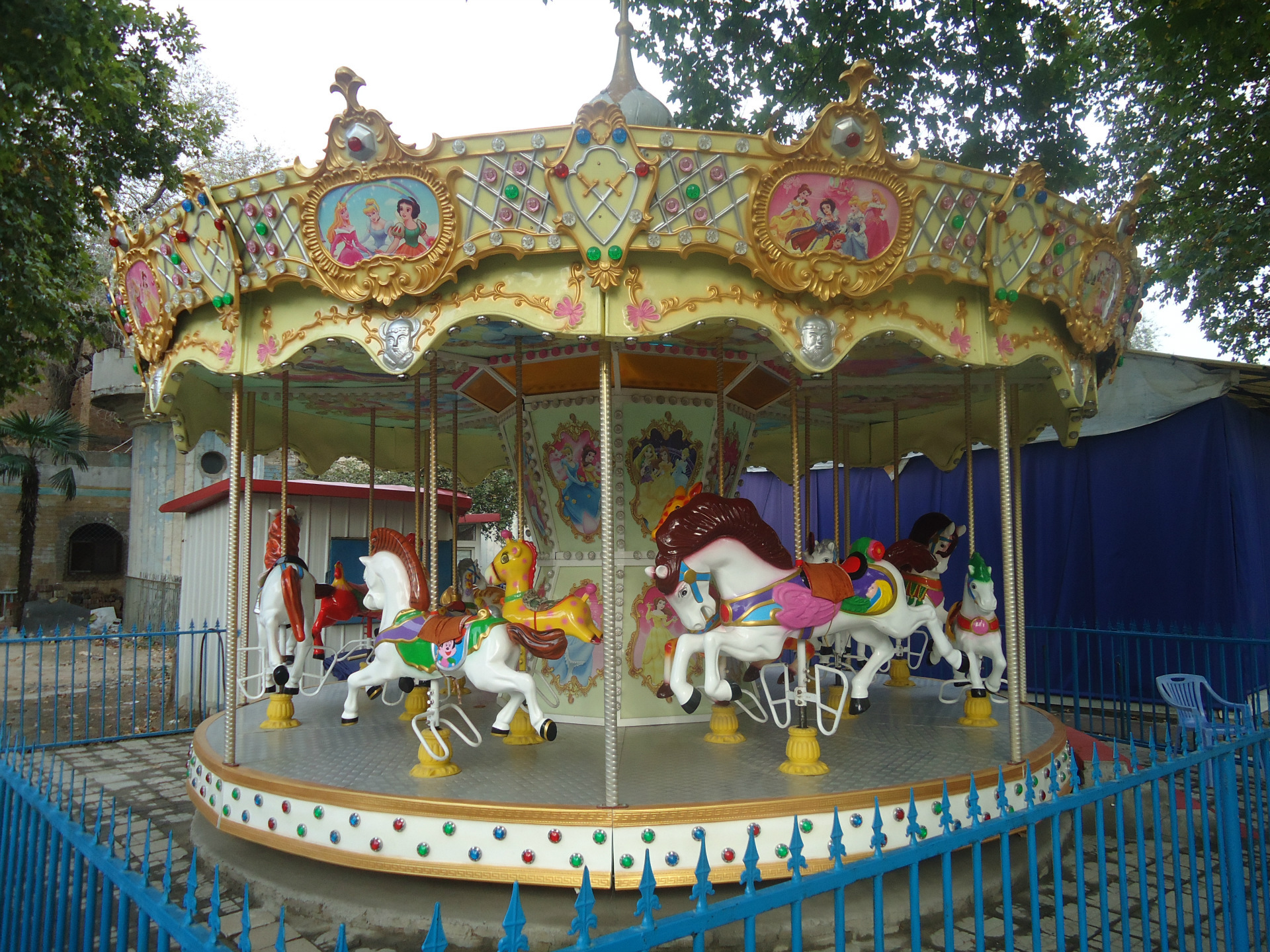 旋转木马 豪华转马 16座转马 旋转类游乐 儿童游乐设备 乐美游乐