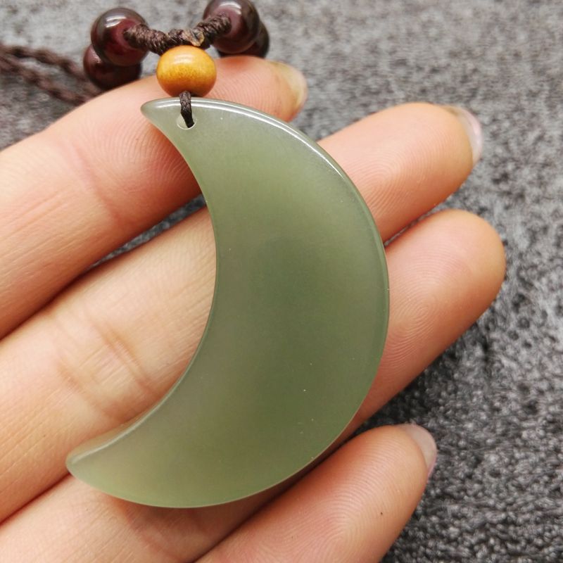 厂家直销天然和田玉青海料玉石月牙吊坠男女款月亮玉器挂件批发