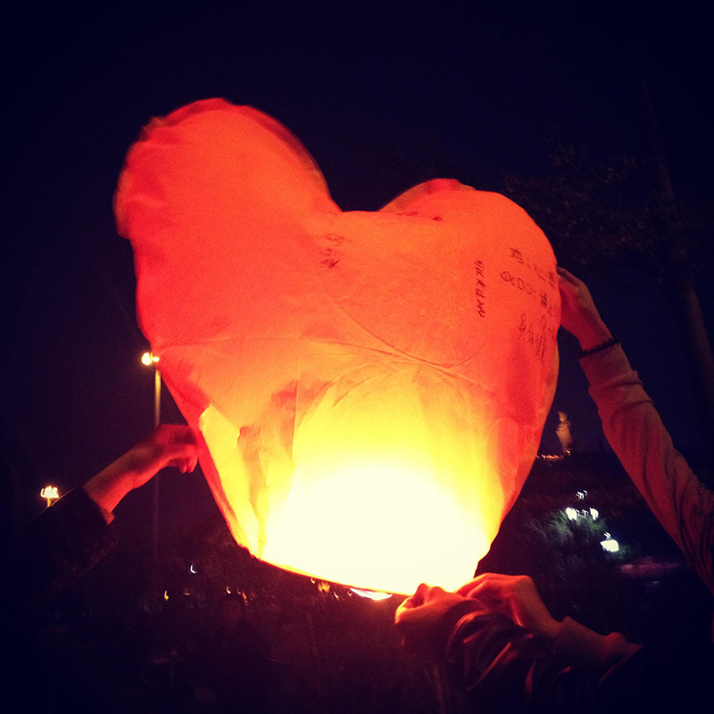 孔明灯 白色彩色阻燃纸许愿椭圆形天灯外贸出口现货工厂批发