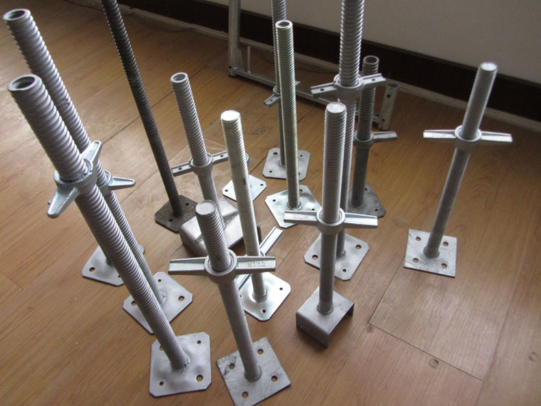 江苏厂家直销建筑脚手架配件空心丝杆脚手架支撑可调底座顶托