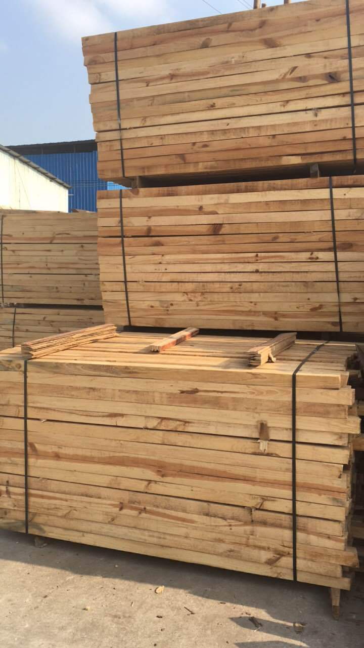 进口铁杉木方加工 厂家价格更便宜 建筑工地用木方料