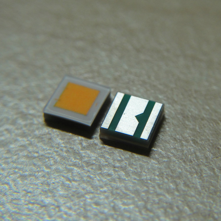 定制批发cree xhp35平面透镜面led灯珠smd led贴片 科锐灯珠 灯芯