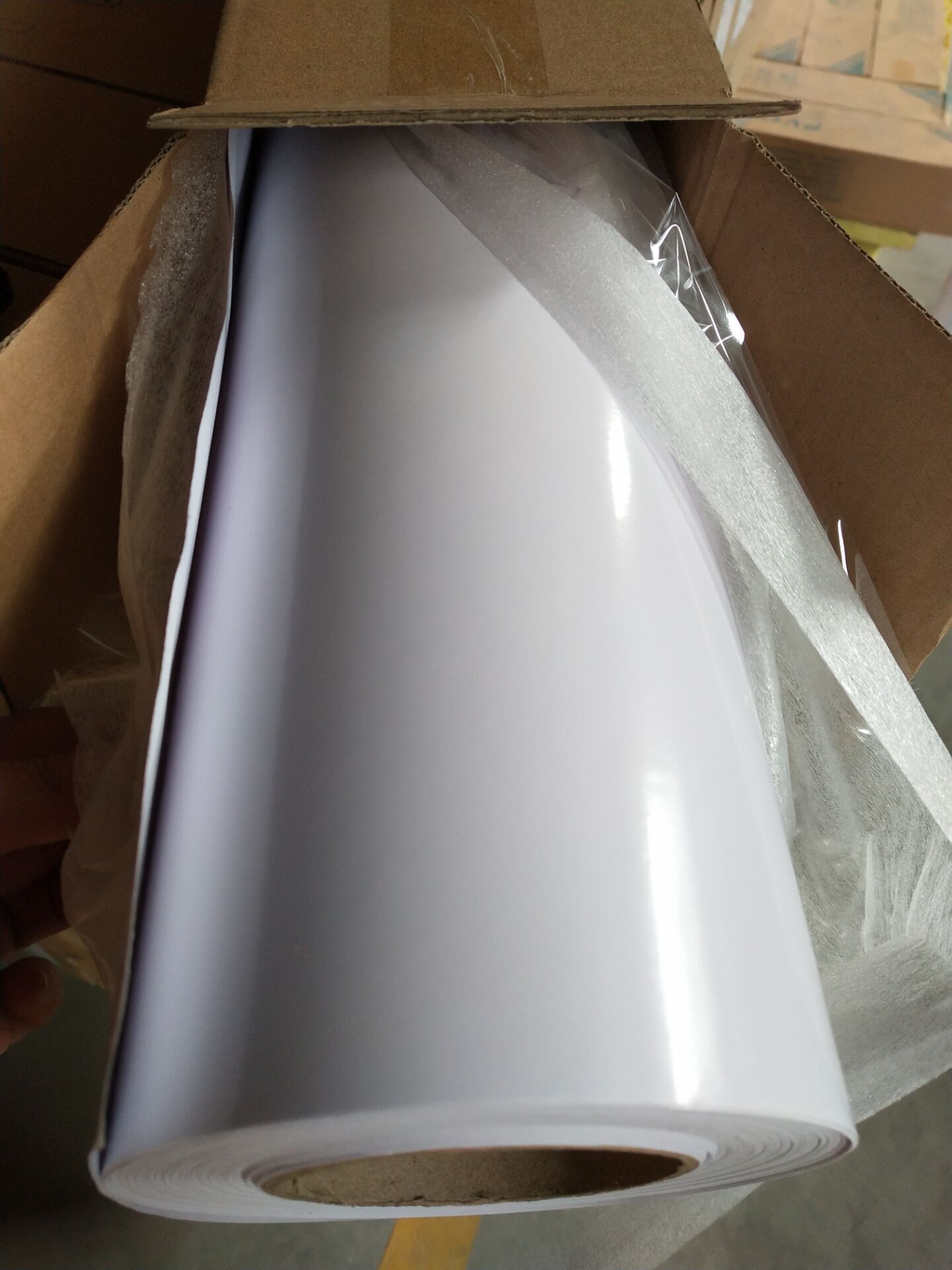 厂家120克白胶车贴黑胶灰胶车贴可移车贴广告材料车身贴 车贴