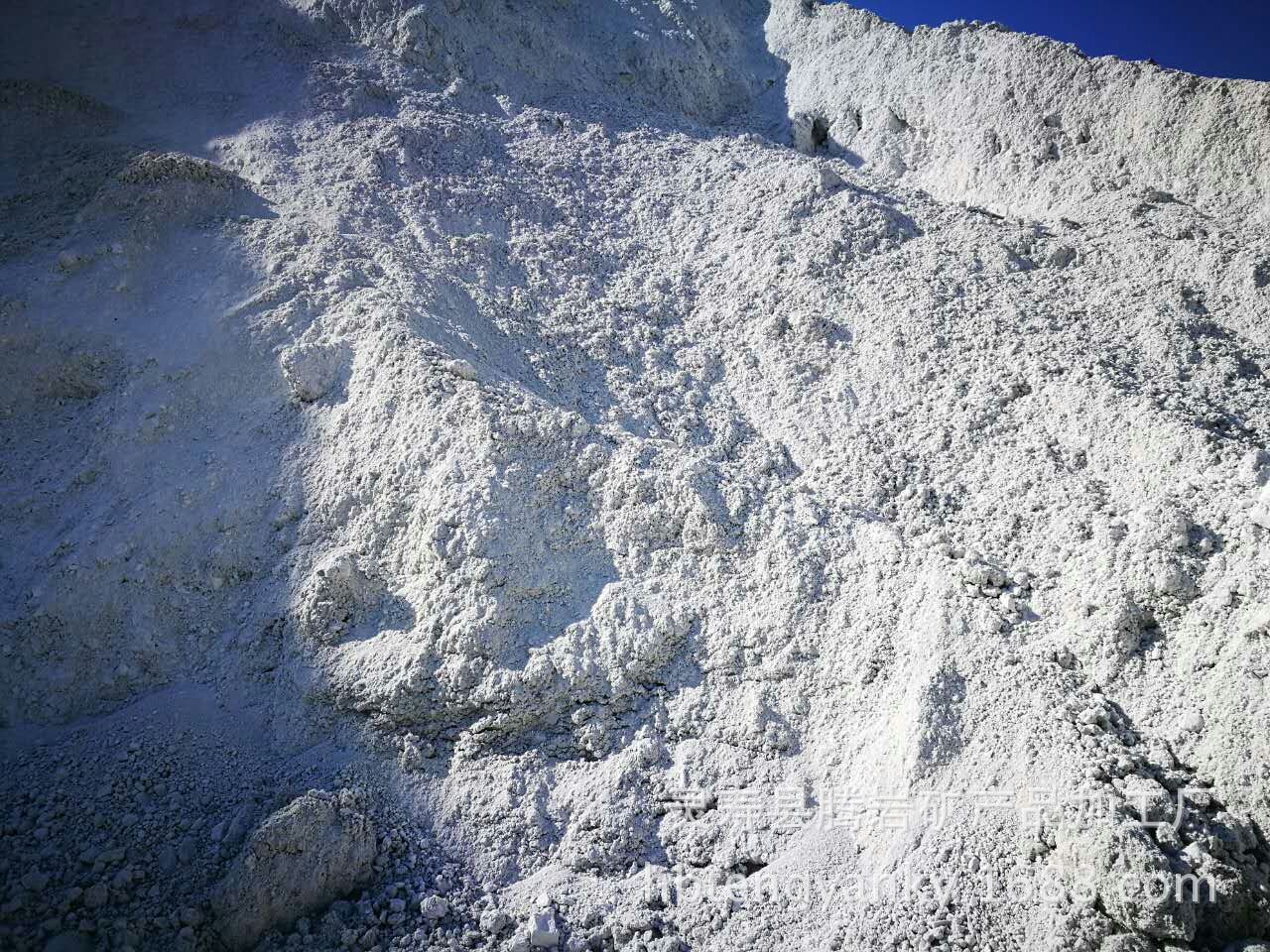 厂家供应干磨高岭土 粘结剂专用高岭土 煤矸石系325目高岭土