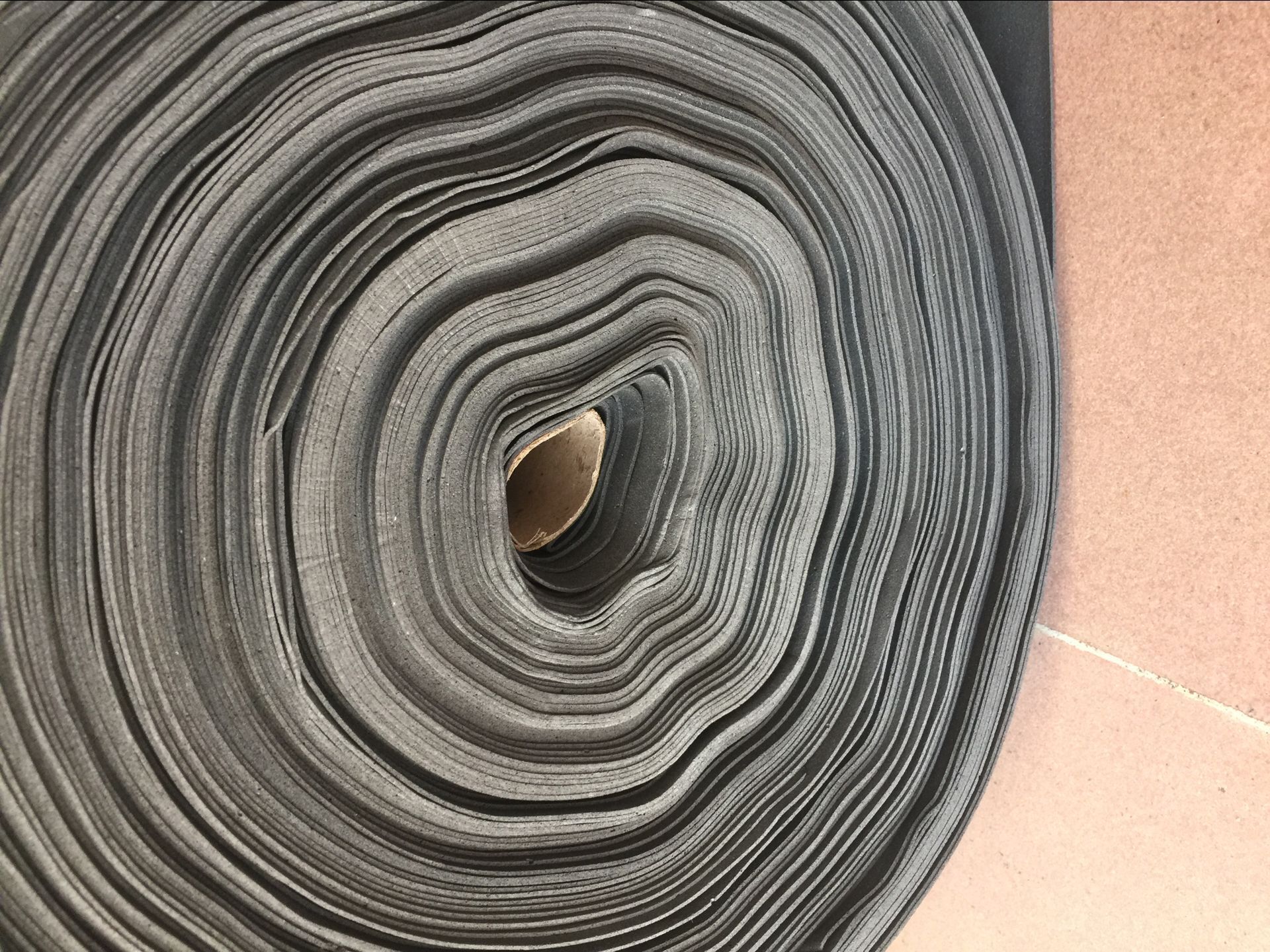 厂家直销 现货 回力胶 (eva) 2.0mm 黑白色