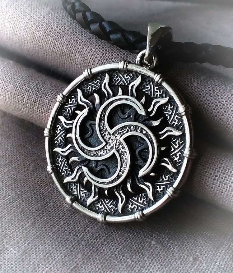 定制外贸热款北欧神话斯拉夫凯尔特图腾护身符项链男吊坠厂家直销