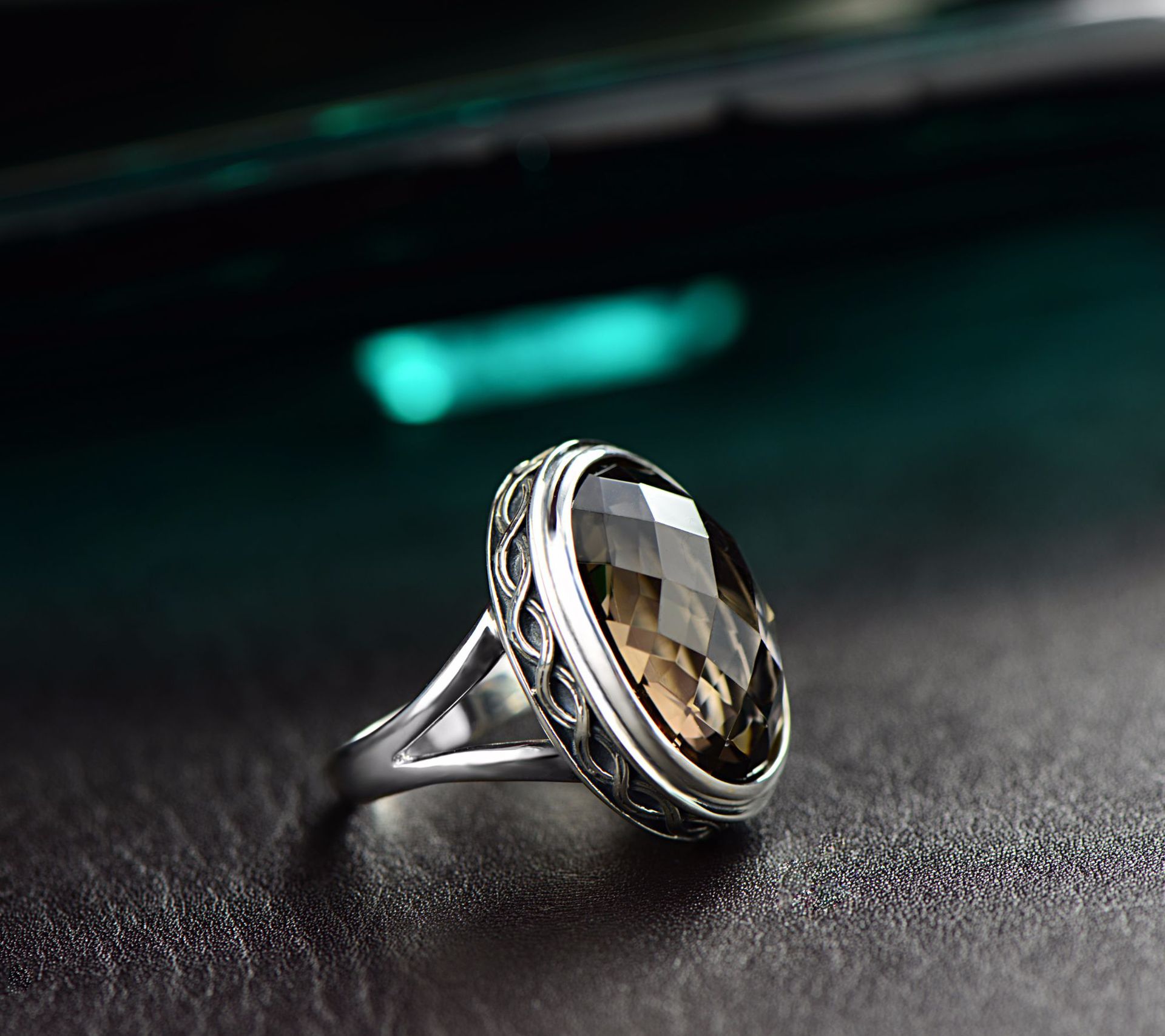 s925银镶嵌镂空切面合成茶晶复古戒指情侣款男女首饰