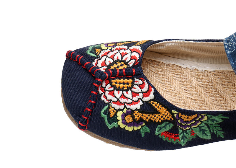 云南绣花特色布鞋民族风软底女鞋牛筋底平跟单鞋北京布鞋一件代发