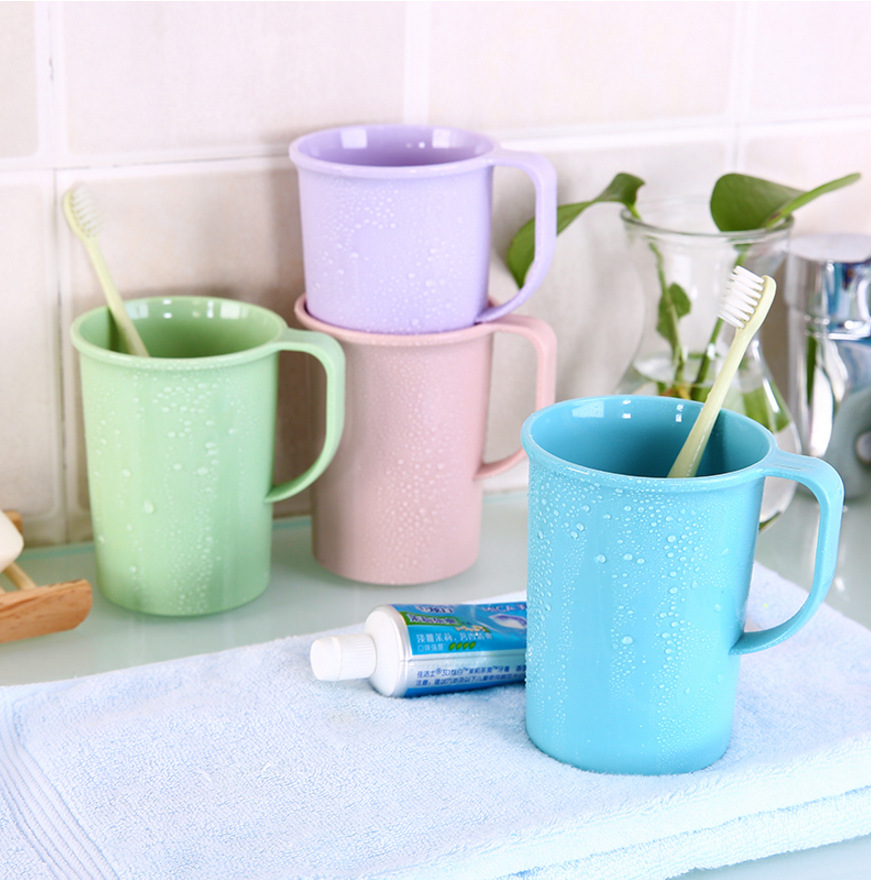 简约带手柄漱口杯刷牙杯创意情侣洗漱杯韩国便携塑料牙刷杯子牙缸