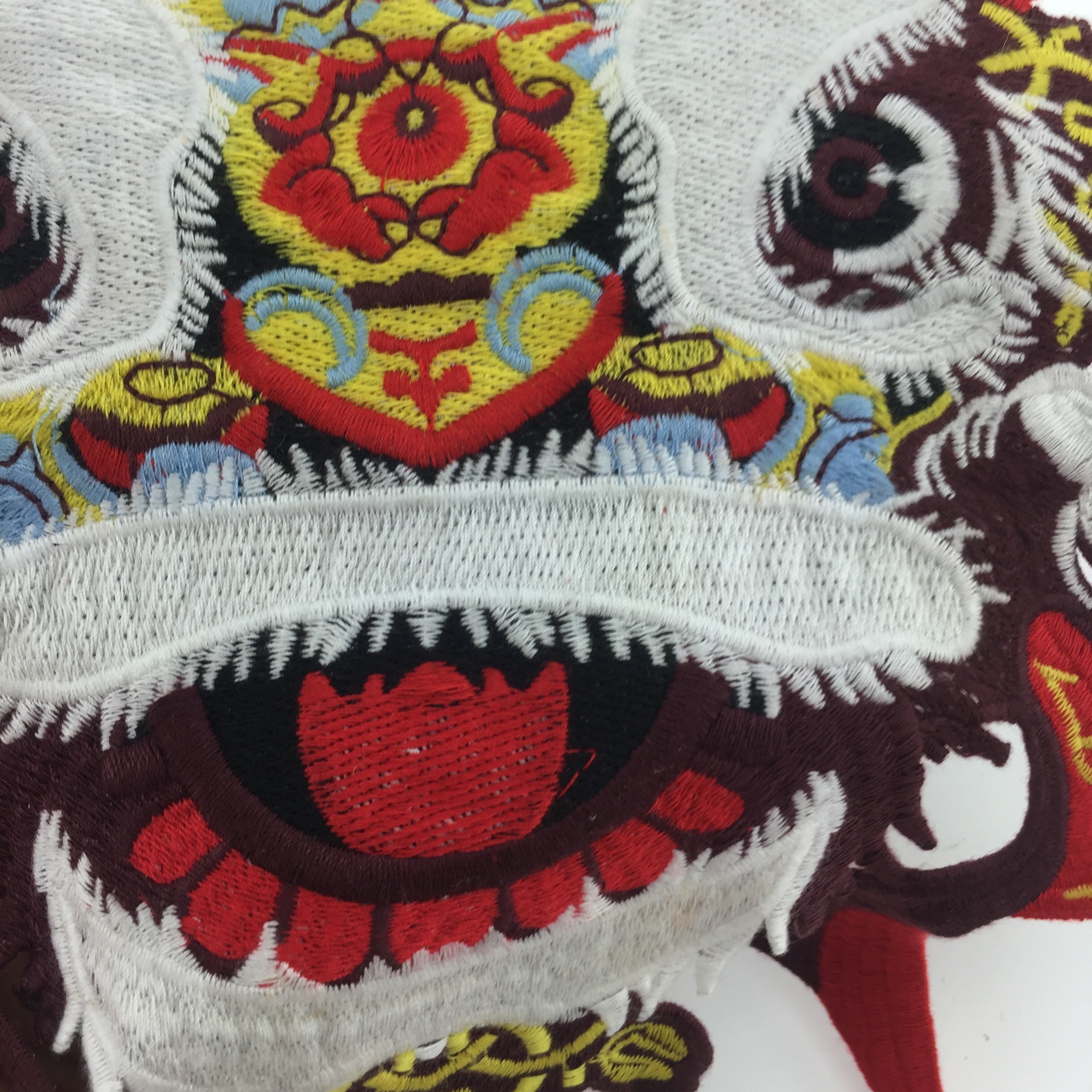 新款 棉线水溶刺绣 狮子头绣花 彩色刺绣布贴 车缝服装辅料批发