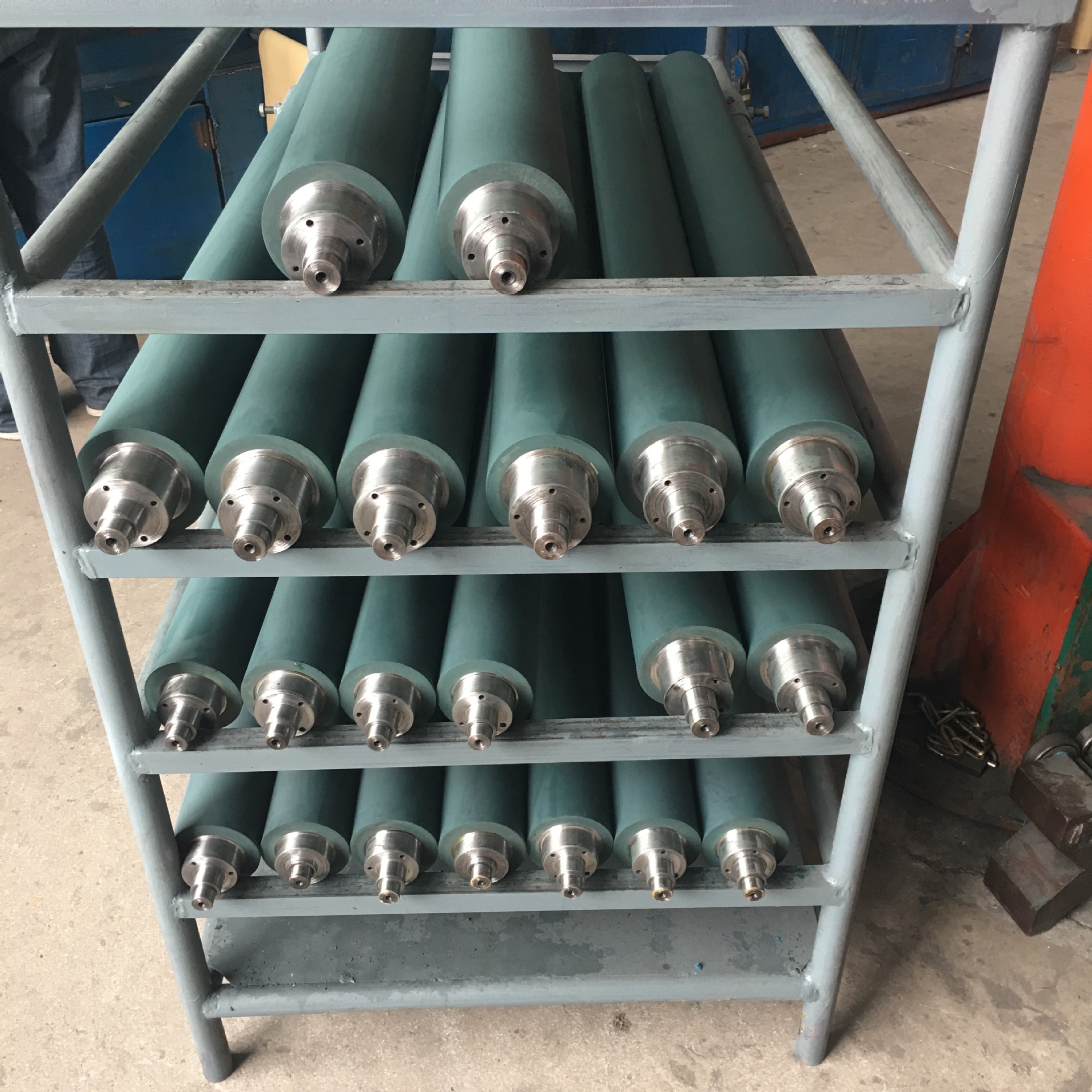 银星厂价供应小森l40印刷胶辊水辊墨辊可定制各种印刷机胶辊