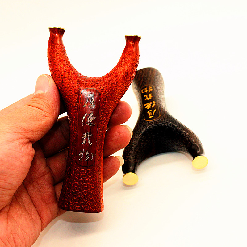 弹弓厂家直销雕刻实木弹弓把铜头红木弓架飞虎扁皮弹弓配件