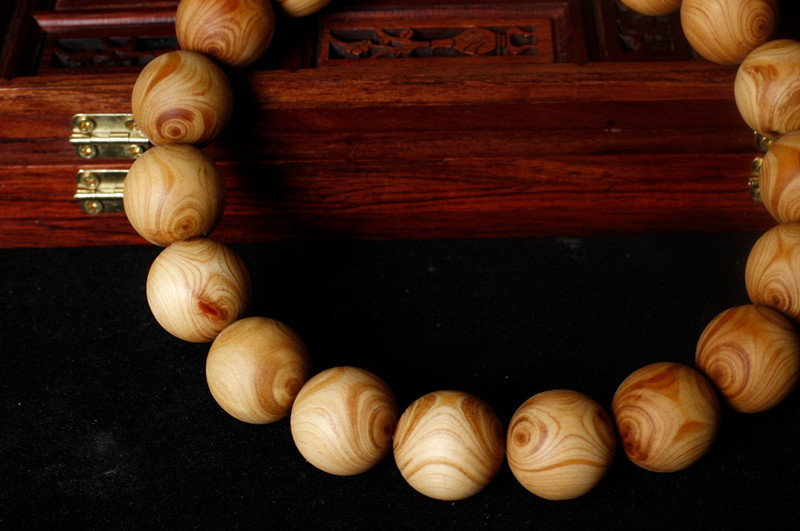 原木实木质品太行陈化崖柏对眼鬼脸佛珠手串创意新款同料顺纹批发