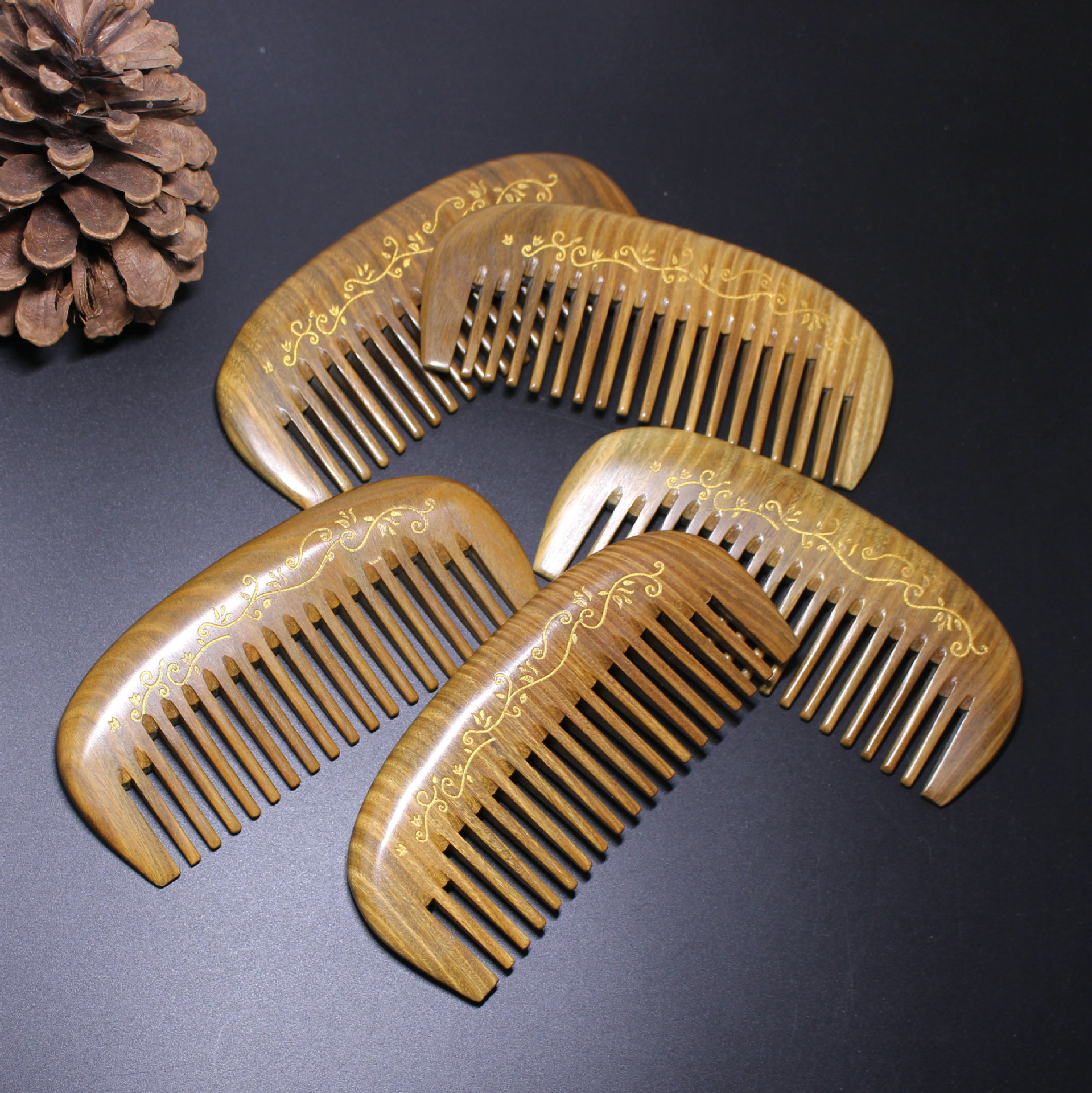 正绿檀木梳子描金彩绘新款可刻字刻花欢迎批发厂家雕刻梳小巧便携