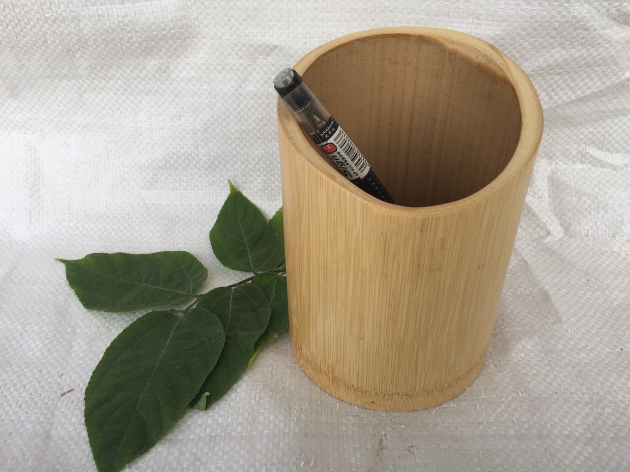 炭化竹子斜口笔筒 旅游纪念品竹制笔筒 可刻字雕花竹笔筒