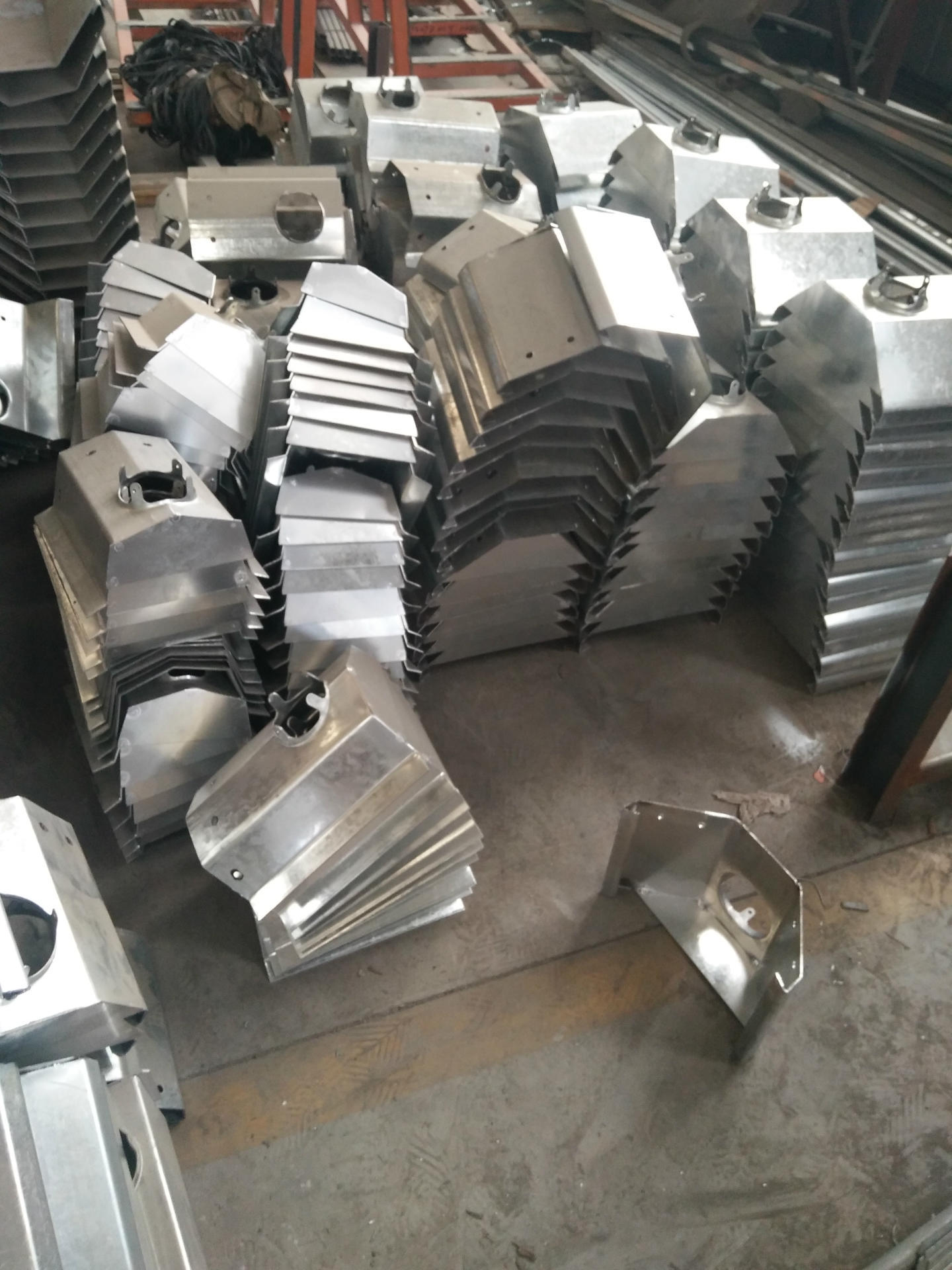 连栋温室大棚水槽水斗-镀锌板天沟漏斗-厂家定制批发