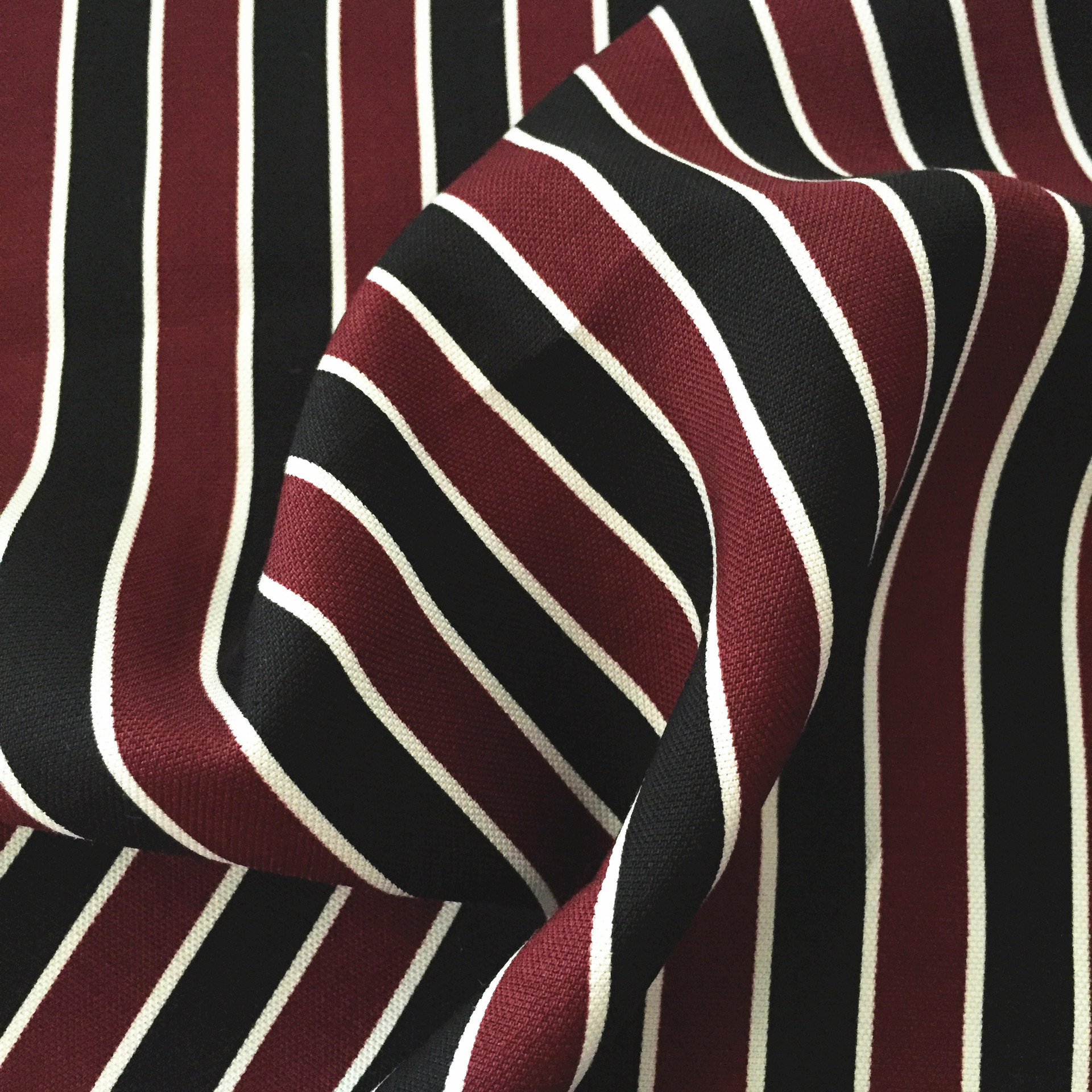 新款天丝麻混纺印花面料中高档女装时装面料